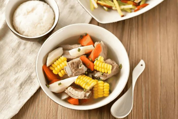 玉米排骨汤制作方法