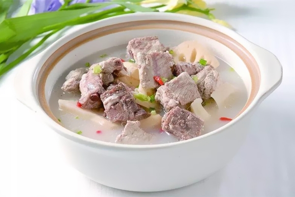 莲藕排骨汤制作方法