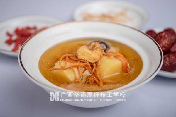 虫草花炖土鸡汤制作流程